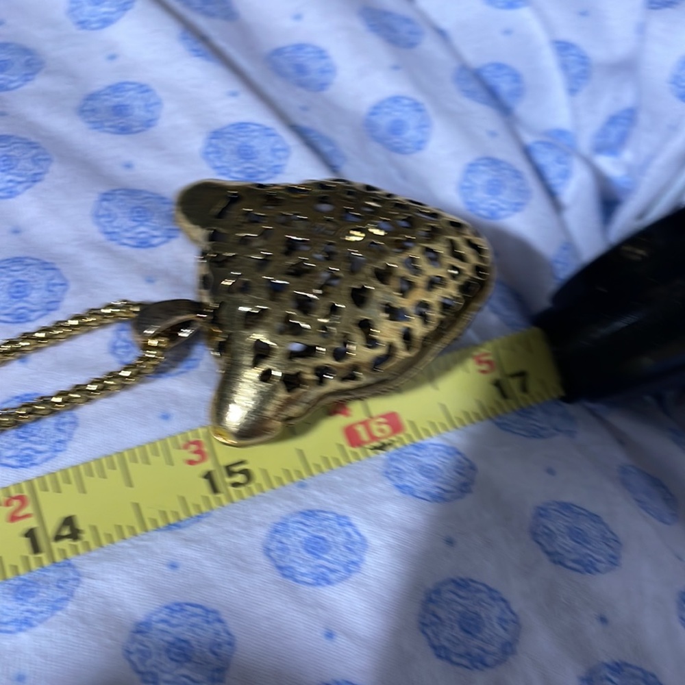 Gorgeous signed Betsy JohnstonGoldtone leopard with rhinestones - Picture 3 of 3